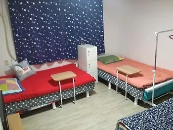 K-Girl Guesthouse - Caters To Women Seoul 2*,