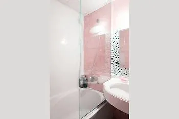 K-Girl Guesthouse - Caters To Women location